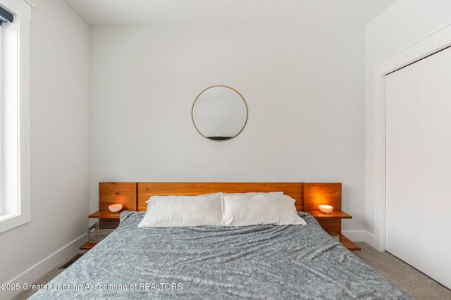 6077 Sleepy Hollow Lane, East Lansing, MI 48823