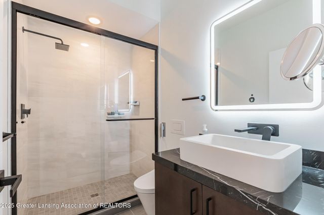 6077 Sleepy Hollow Lane, East Lansing, MI 48823