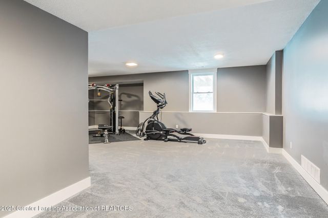 6077 Sleepy Hollow Lane, East Lansing, MI 48823