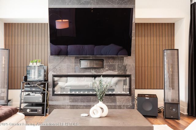 6077 Sleepy Hollow Lane, East Lansing, MI 48823