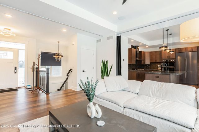 6077 Sleepy Hollow Lane, East Lansing, MI 48823