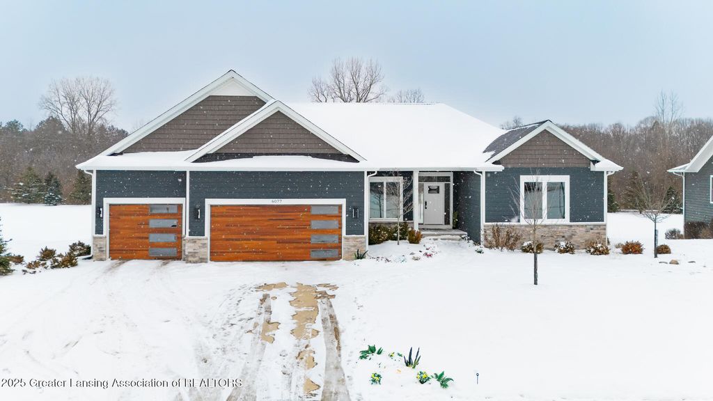 6077 Sleepy Hollow Lane, East Lansing, MI 48823
