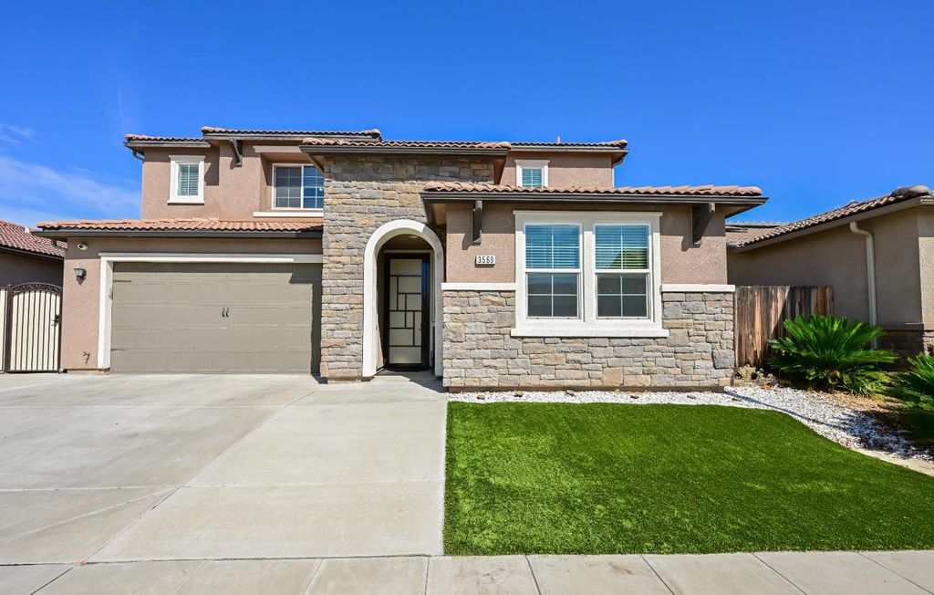 3569 Flint Avenue, Clovis, CA 93619