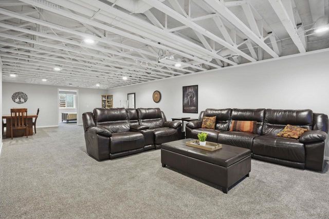 215 BoAnn Terrace, Belleville, WI 53508