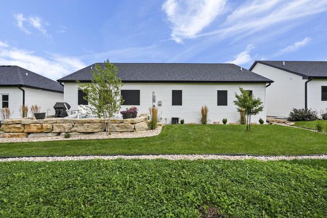 215 BoAnn Terrace, Belleville, WI 53508