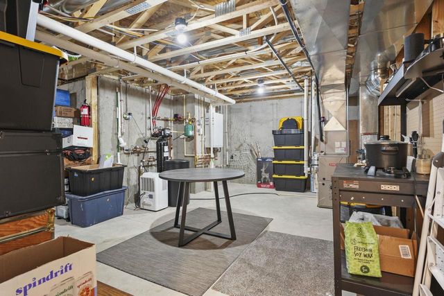 215 BoAnn Terrace, Belleville, WI 53508