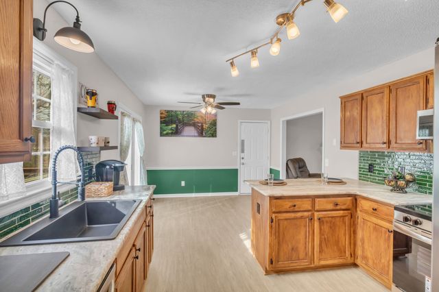 208 Saint Pauls Ln, Smyrna, TN 37167