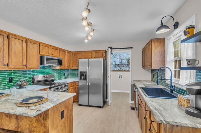 208 Saint Pauls Ln, Smyrna, TN 37167