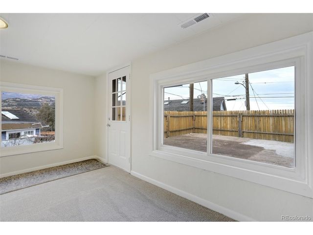 202 Oklahoma Rd, Manitou Springs, CO 80829