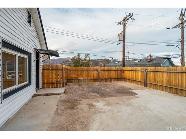 202 Oklahoma Rd, Manitou Springs, CO 80829