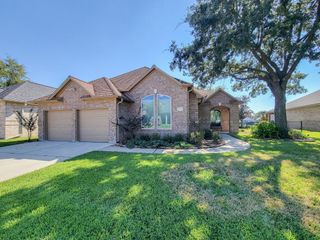 13653 Lakeside Place Drive, Willis, TX 77318