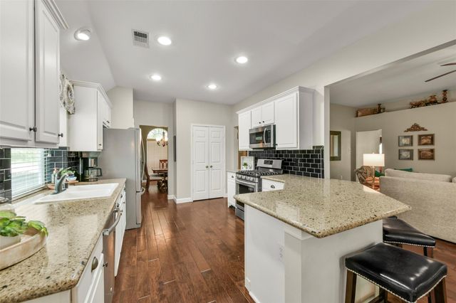 2516 Creeks Edge Drive, Pearland, TX 77581