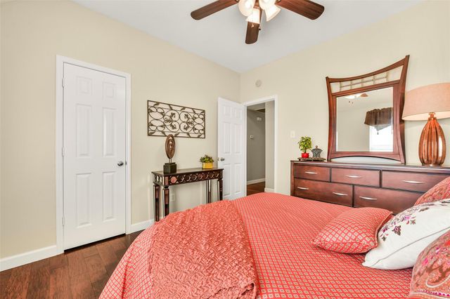 2516 Creeks Edge Drive, Pearland, TX 77581