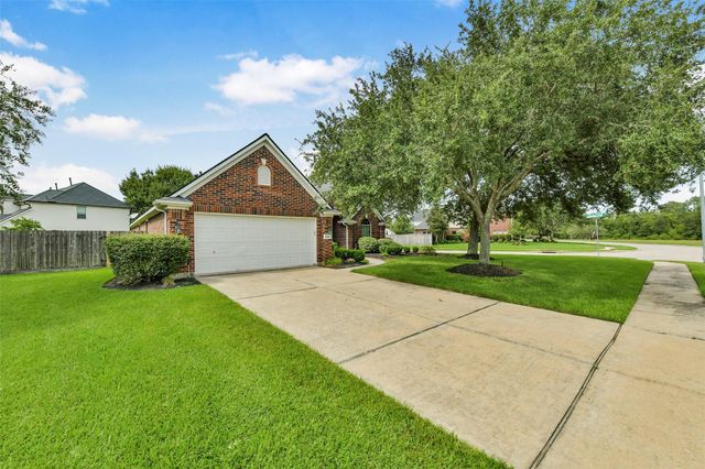 2516 Creeks Edge Drive, Pearland, TX 77581