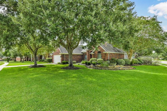 2516 Creeks Edge Drive, Pearland, TX 77581