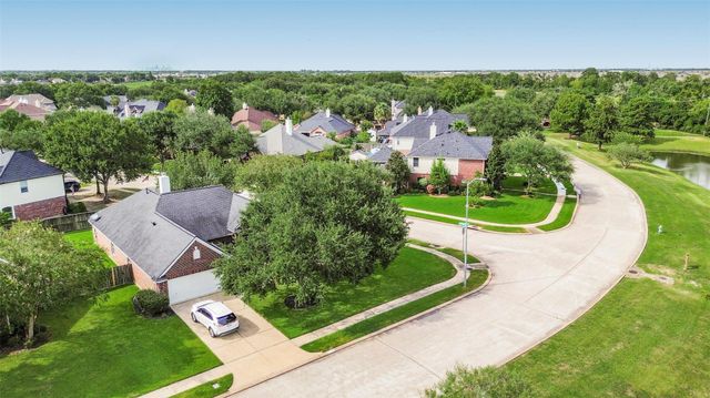 2516 Creeks Edge Drive, Pearland, TX 77581