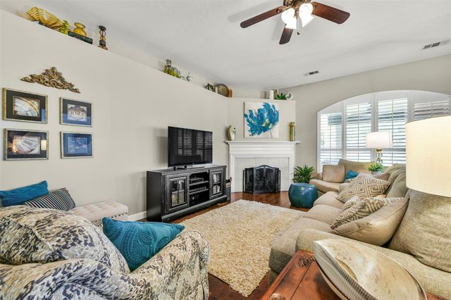 2516 Creeks Edge Drive, Pearland, TX 77581