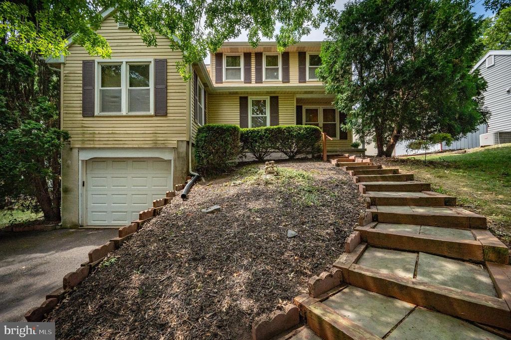 996 GROUSE WAY, Reading, PA 19606