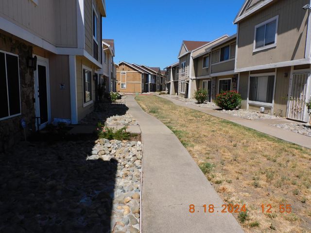 4121 Brookfield Dr, Sacramento, CA 95823