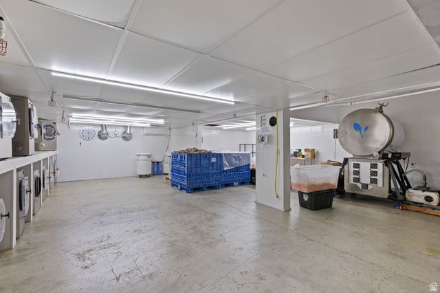 7095 W 3500 ST, West Valley City, UT 84128