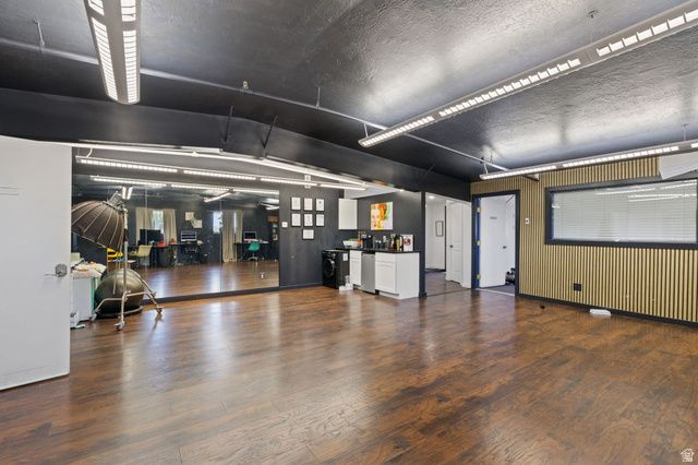 7095 W 3500 ST, West Valley City, UT 84128