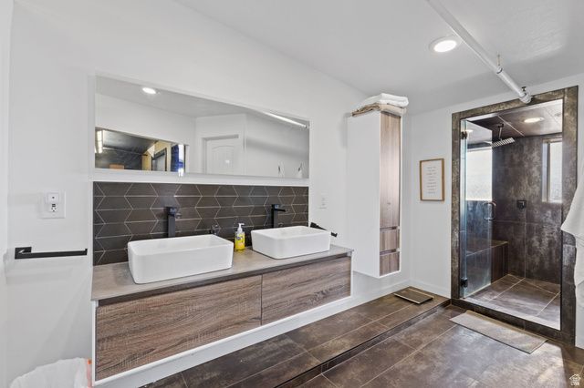 7095 W 3500 ST, West Valley City, UT 84128