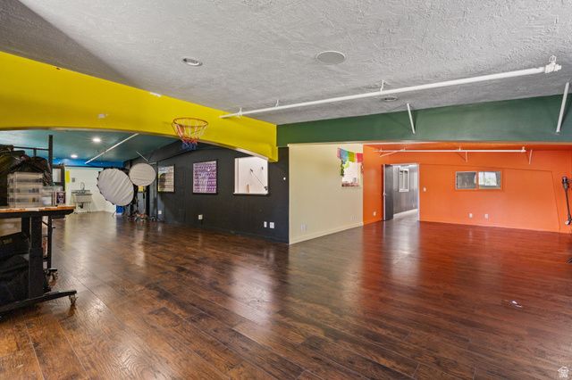7095 W 3500 ST, West Valley City, UT 84128