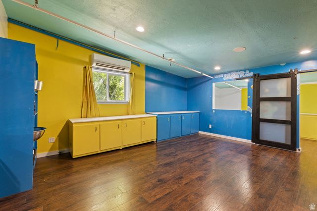 7095 W 3500 ST, West Valley City, UT 84128