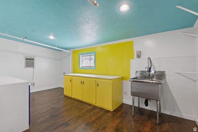 7095 W 3500 ST, West Valley City, UT 84128
