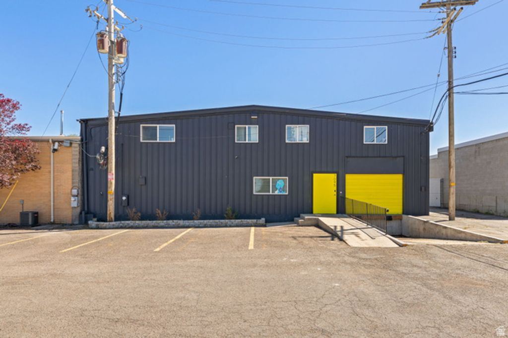 7095 W 3500 ST, West Valley City, UT 84128