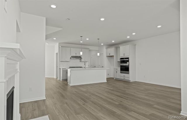 5570 East Spaniel Drive, Ann Arbor, MI 48108