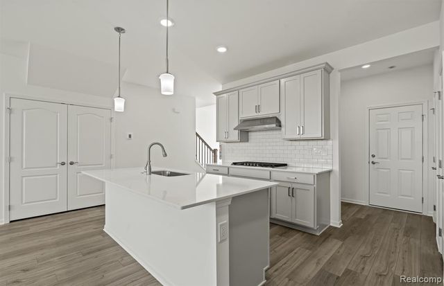 5570 East Spaniel Drive, Ann Arbor, MI 48108