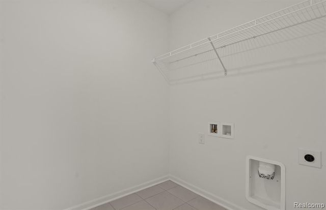 5570 East Spaniel Drive, Ann Arbor, MI 48108