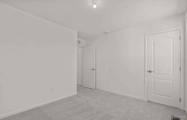 5570 East Spaniel Drive, Ann Arbor, MI 48108