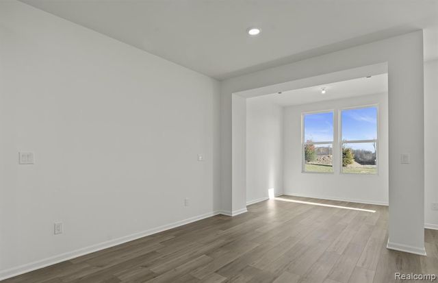 5570 East Spaniel Drive, Ann Arbor, MI 48108