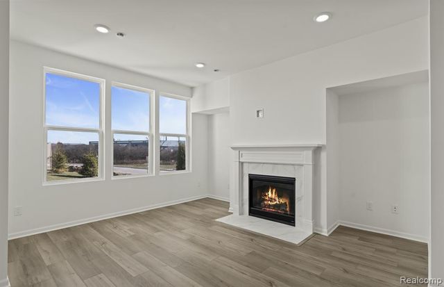 5570 East Spaniel Drive, Ann Arbor, MI 48108