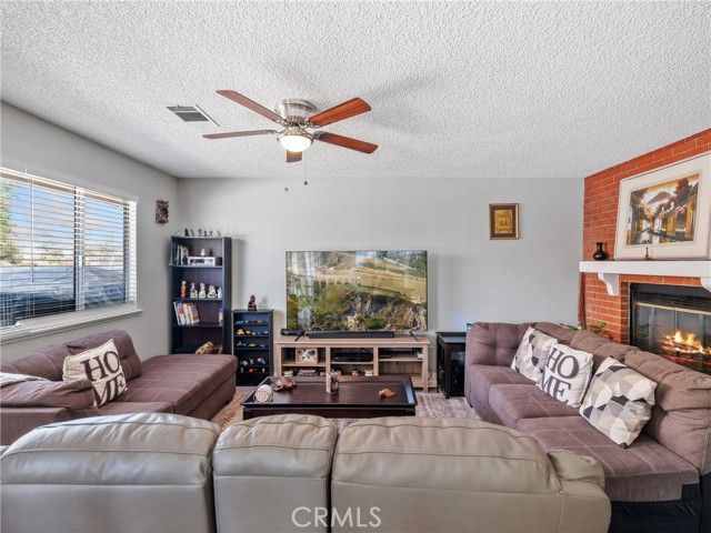 15880 Elcona Place, Victorville, CA 92395