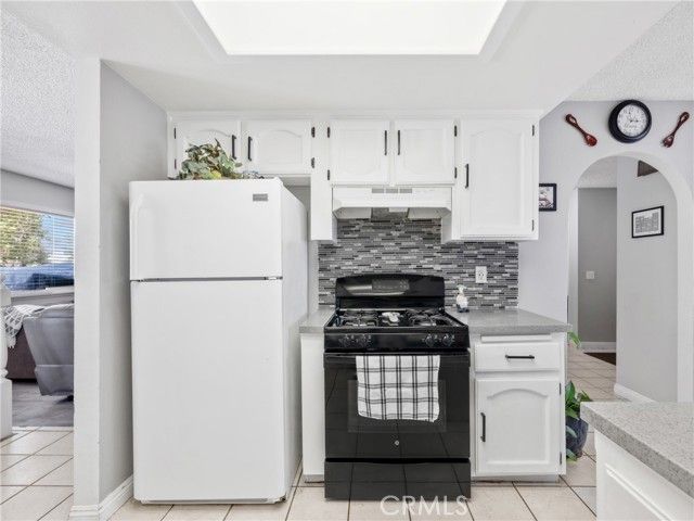 15880 Elcona Place, Victorville, CA 92395