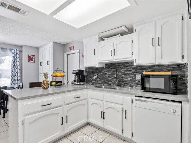 15880 Elcona Place, Victorville, CA 92395