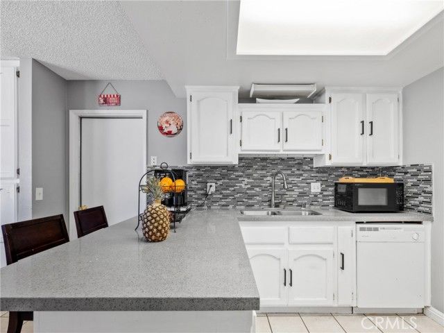 15880 Elcona Place, Victorville, CA 92395