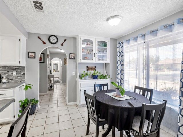 15880 Elcona Place, Victorville, CA 92395