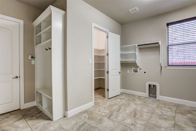 6810 Historic View, Dallas, TX 75236