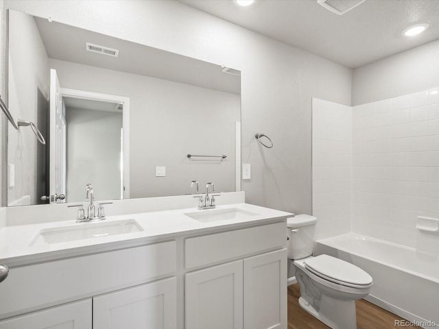 4661 Sunsplash Way, Johnstown, CO 80534