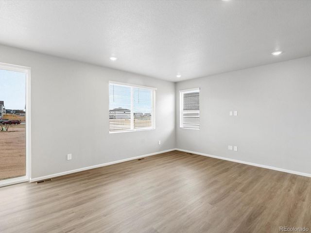 4661 Sunsplash Way, Johnstown, CO 80534