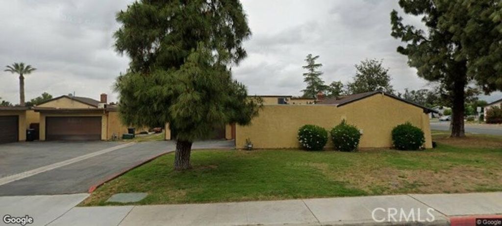 444 E Thornton, Hemet, CA 92543