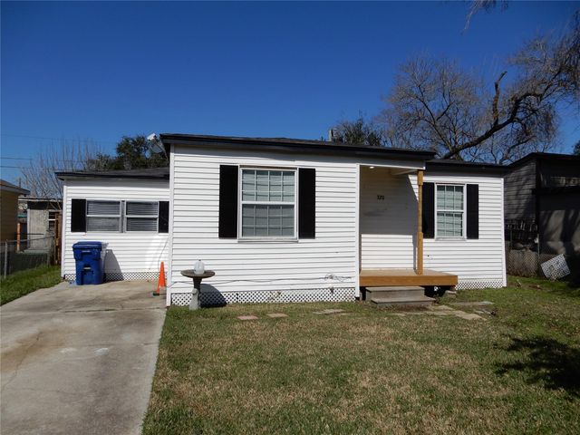 320 17th Avenue N, Texas City, TX 77590