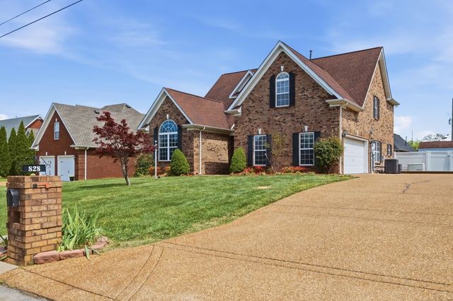 828 Chaqueta Ct, Smyrna, TN 37167