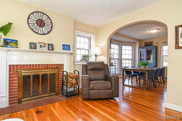 1412 Gardenia Drive, St Louis, MO 63119