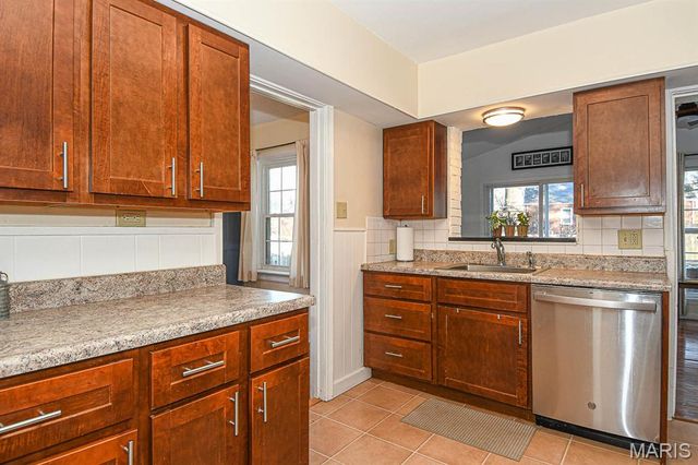 1412 Gardenia Drive, St Louis, MO 63119