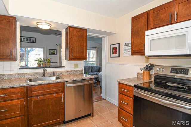 1412 Gardenia Drive, St Louis, MO 63119